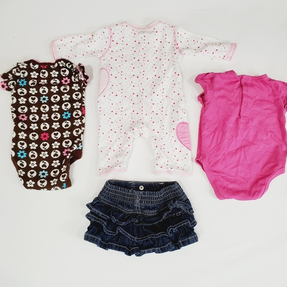 8 pc Mix & Match Outfits Bundle Size 0-3M Disney - Picture 4 of 7